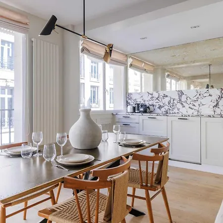 Cosy 1bdr 2p Champs Elysees Апартаменты Париж